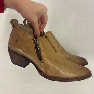 Frye Leather Ankle Booties Distressed Brown Side Zip Heel Women Size 8